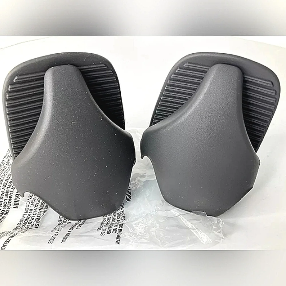 PAMPERED CHEF Silicone Pot Holder Premium Oven Mitts NWT